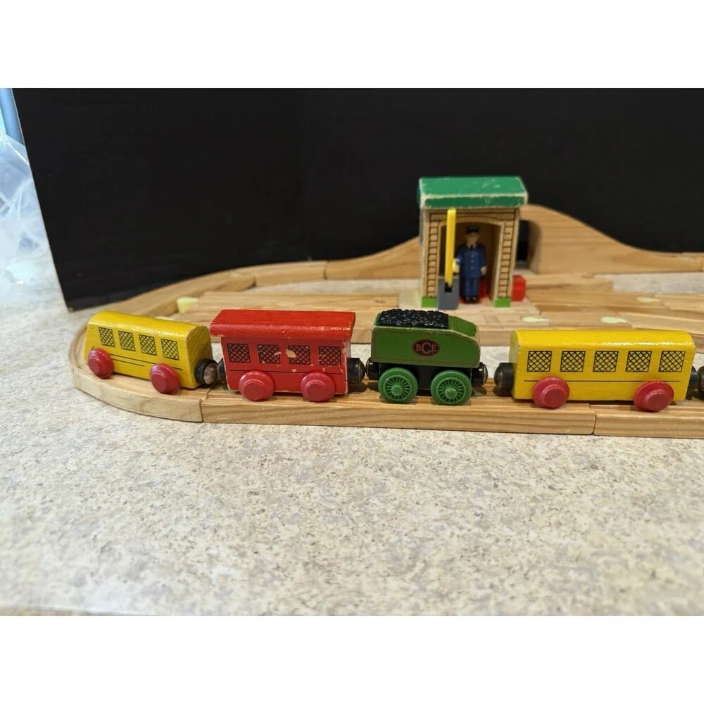 Huge Thomas Wooden Railway Lot 30+ Trains Track Bridges Station Tunnel Gullane T